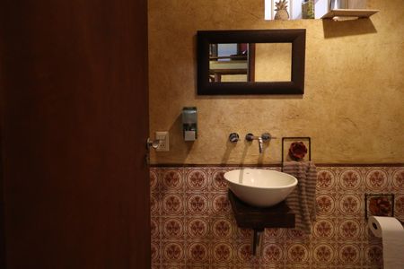 Casa para alugar com 490m², 4 quartos e 4 vagasLavabo