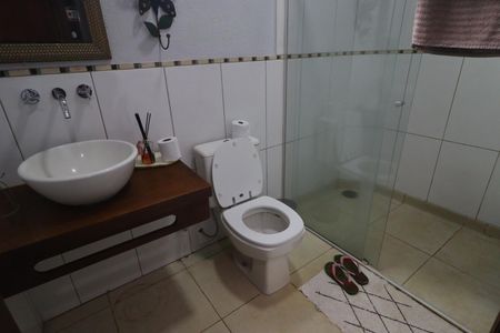 Casa para alugar com 490m², 4 quartos e 4 vagasBanheiro da Suíte 2