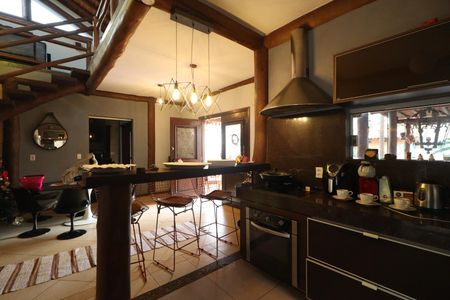 Casa para alugar com 490m², 4 quartos e 4 vagasCozinha