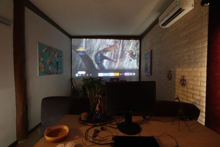 Casa para alugar com 490m², 4 quartos e 4 vagasEscritório