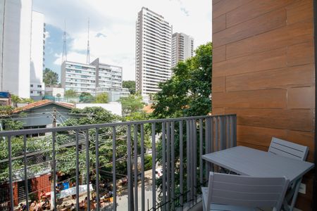 Varanda de kitnet/studio à venda com 1 quarto, 28m² em Pinheiros, São Paulo