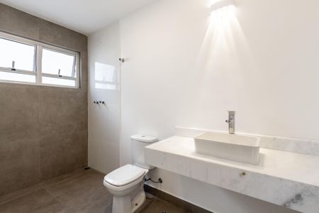 Apartamento à venda com 120m², 3 quartos e 1 vaga Apartamento à venda com 120m², 3 quartos e 1 vagaBanheiro da Suíte