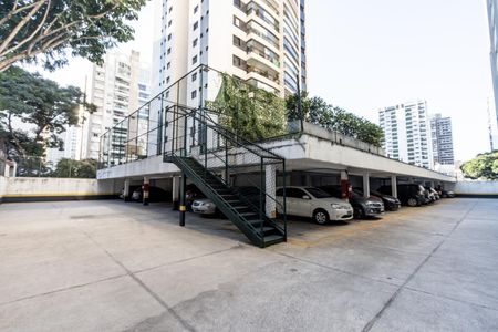 Apartamento à venda com 120m², 3 quartos e 1 vaga Apartamento à venda com 120m², 3 quartos e 1 vagaEstacionamento