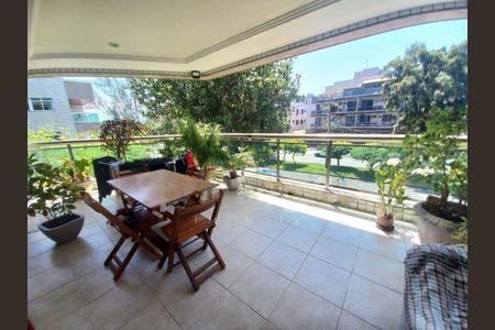 Apartamento à venda com 131m², 3 quartos e 3 vagas