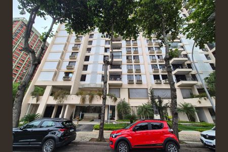 Apartamento à venda com 190m², 4 quartos e 2 vagasFachada