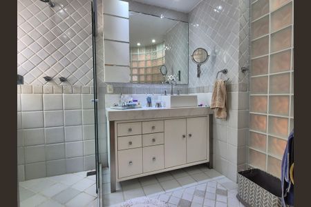 Apartamento à venda com 190m², 4 quartos e 2 vagasBanheiro