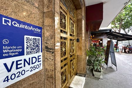 Apartamento à venda com 230m², 3 quartos e 1 vagaPlaquinha