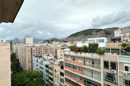 Vista Sala de apartamento à venda com 3 quartos, 230m² em Copacabana, Rio de Janeiro