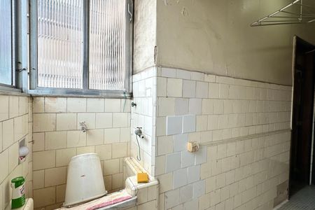 Apartamento à venda com 230m², 3 quartos e 1 vagaÁrea de Serviço