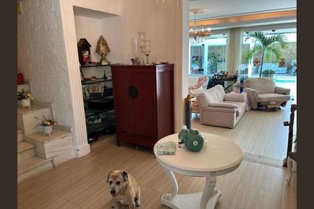 Casa à venda com 4 quartos, 600m² em Barra da Tijuca, Rio de Janeiro