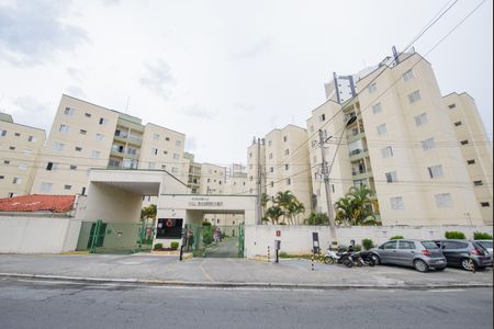Apartamento para alugar com 68m², 2 quartos e 1 vagaFachado do condomínio