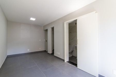 Studio à venda com 43m², 1 quarto e sem vaga Studio à venda com 43m², 1 quarto e sem vagaSala/Quarto