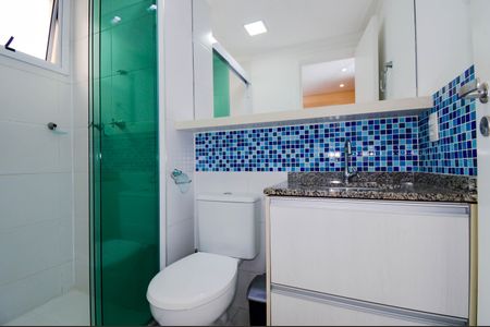 Apartamento à venda com 82m², 2 quartos e 1 vaga Apartamento à venda com 82m², 2 quartos e 1 vagaBanheiro da Suíte 1