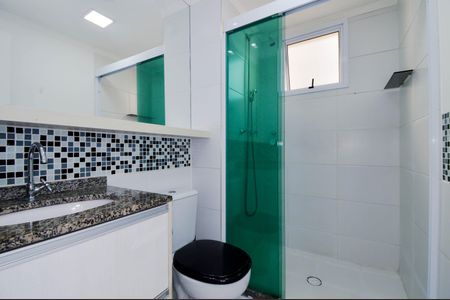 Apartamento à venda com 82m², 2 quartos e 1 vaga Apartamento à venda com 82m², 2 quartos e 1 vagaBanheiro da Suíte 2