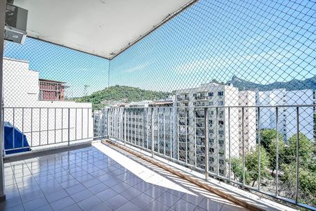 Apartamento à venda com 82m², 1 quarto e 2 vagas