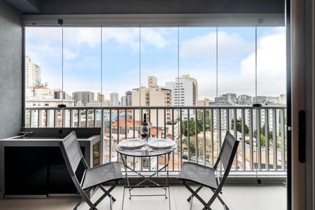 Studio para alugar com 25m², 1 quarto e sem vaga Studio para alugar com 25m², 1 quarto e sem vagaVaranda