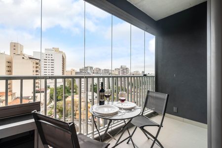 Studio para alugar com 25m², 1 quarto e sem vaga Studio para alugar com 25m², 1 quarto e sem vagaVaranda