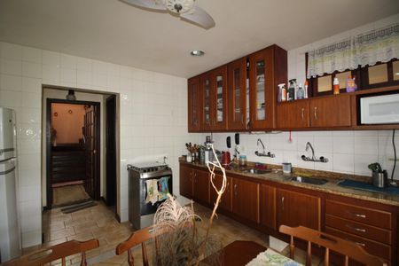 Casa de condomínio à venda com 350m², 4 quartos e 4 vagasCozinha