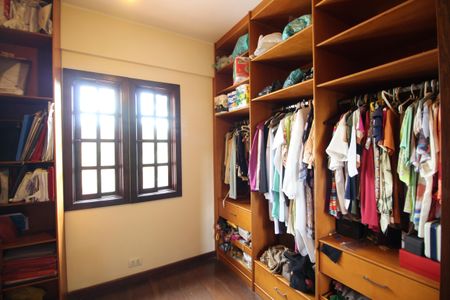 Casa de condomínio à venda com 350m², 4 quartos e 4 vagasQuarto 4 - Closet