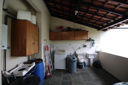 Casa de condomínio à venda com 350m², 4 quartos e 4 vagasÁrea de Serviço