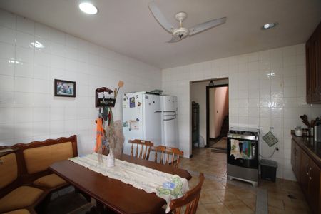 Casa de condomínio à venda com 350m², 4 quartos e 4 vagasCozinha