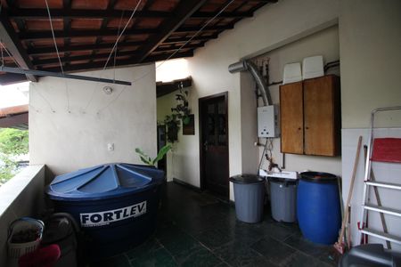 Casa de condomínio à venda com 350m², 4 quartos e 4 vagasÁrea de Serviço