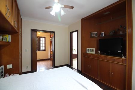 Casa de condomínio à venda com 350m², 4 quartos e 4 vagasQuarto 4