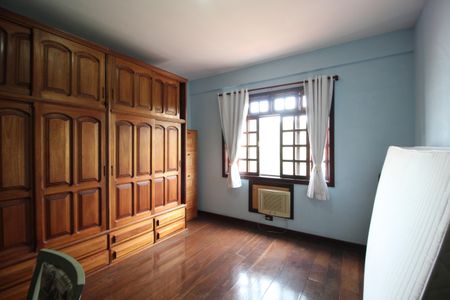 Casa de condomínio à venda com 350m², 4 quartos e 4 vagasQuarto 1