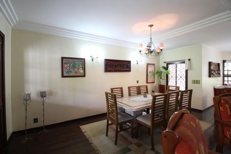 Casa de condomínio à venda com 350m², 4 quartos e 4 vagasSala 1 