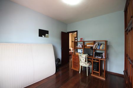 Casa de condomínio à venda com 350m², 4 quartos e 4 vagasQuarto 1