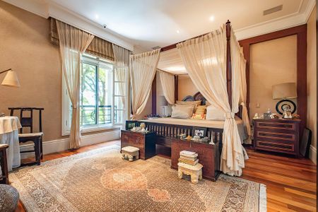 Casa à venda com 826m², 5 quartos e 5 vagasSuíte Master