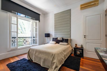 Casa à venda com 826m², 5 quartos e 5 vagasSuíte 5