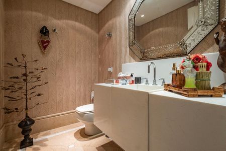 Casa à venda com 826m², 5 quartos e 5 vagasLavabo