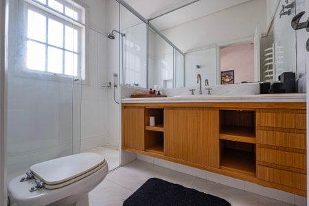 Casa à venda com 826m², 5 quartos e 5 vagasSuíte 4