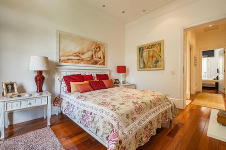 Casa à venda com 826m², 5 quartos e 5 vagasSuíte 2