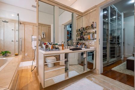 Casa à venda com 826m², 5 quartos e 5 vagasSuíte Master