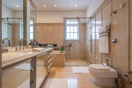 Casa à venda com 826m², 5 quartos e 5 vagasSuíte Master