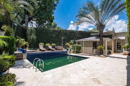 Casa à venda com 826m², 5 quartos e 5 vagasQuintal