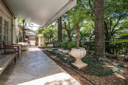 Casa à venda com 826m², 5 quartos e 5 vagasQuintal