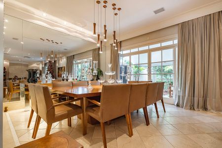 Casa à venda com 826m², 5 quartos e 5 vagasSala 1