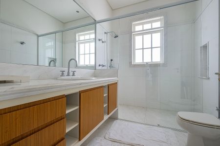 Casa à venda com 826m², 5 quartos e 5 vagasSuíte 2