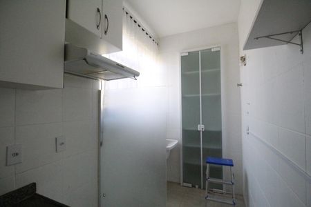 Apartamento para alugar com 70m², 2 quartos e 1 vagaÁrea de serviço