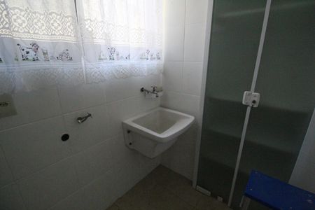 Apartamento para alugar com 70m², 2 quartos e 1 vagaÁrea de serviço