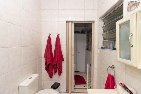 Casa à venda com 377m², 5 quartos e 3 vagasBanheiro 1