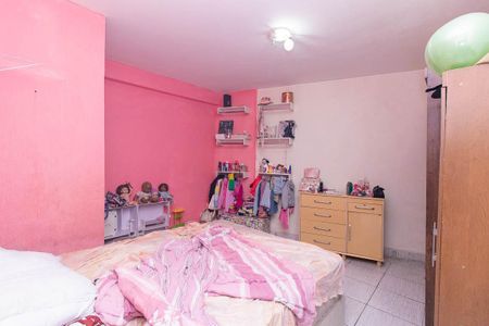 Casa à venda com 377m², 5 quartos e 3 vagasQuarto Casa 2