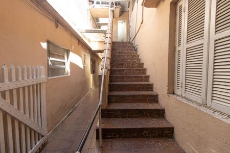 Casa à venda com 377m², 5 quartos e 3 vagasEscada