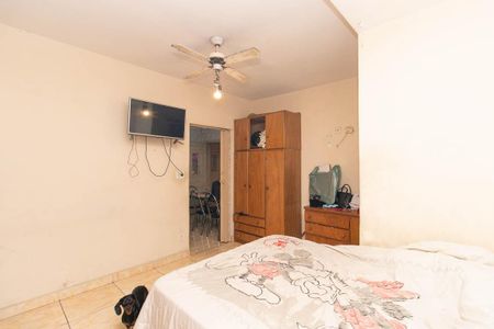 Casa à venda com 377m², 5 quartos e 3 vagasQuarto 1