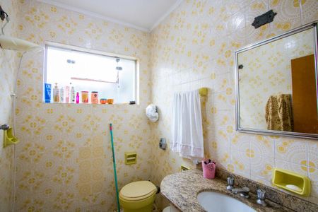 Casa à venda com 450m², 6 quartos e 6 vagasBanheiro social 2