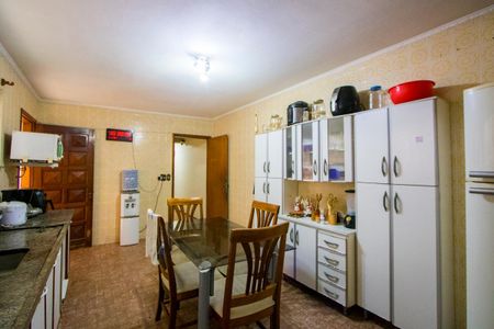 Casa à venda com 450m², 6 quartos e 6 vagasCozinha