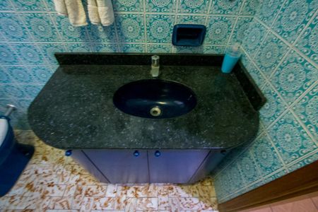 Casa à venda com 450m², 6 quartos e 6 vagasBanheiro social 1